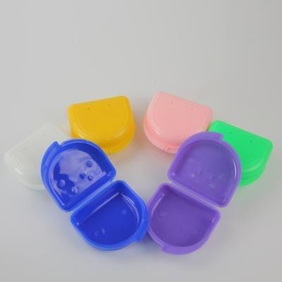 Disposable Orthodontic Teeth Retainer Case With Holes