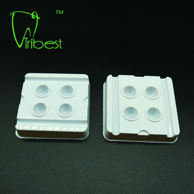 2/4 Slots Dental Plastic Disposable Mixing Wells
